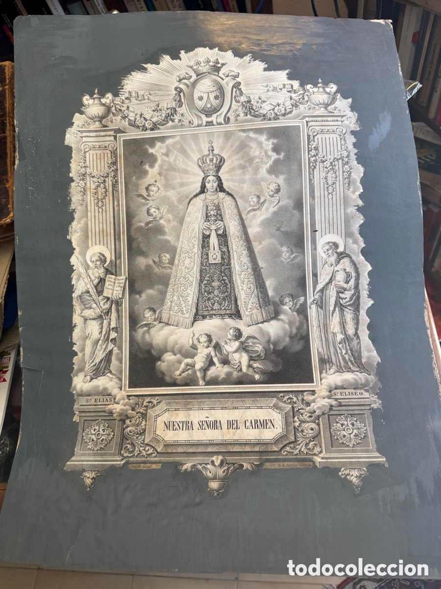 Antig&uuml;edades: L&aacute;mina litogr&aacute;fica Virgen del Carmen antigua fondeada en negro