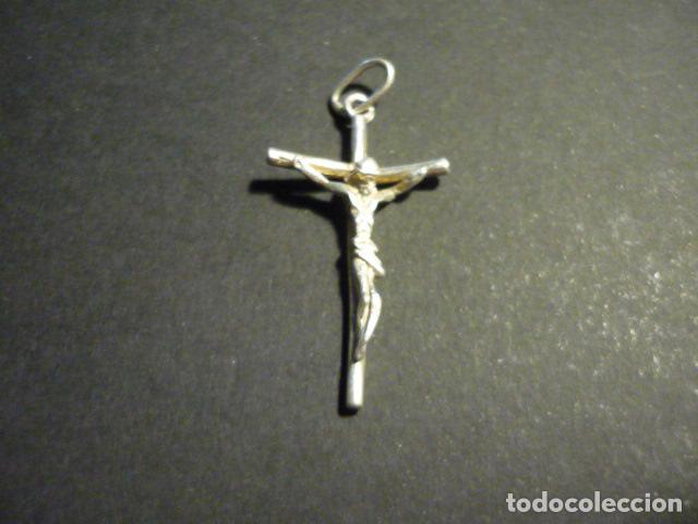 Antig&uuml;edades: CRUCIFIJO EN PLATA 3 X 1.5 CM