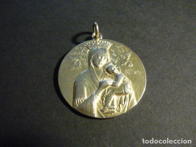Antig&uuml;edades: NUESTRA SE&Ntilde;ORA DEL PERPETUO SOCORRO MEDALLE EN PLATA 3 CM