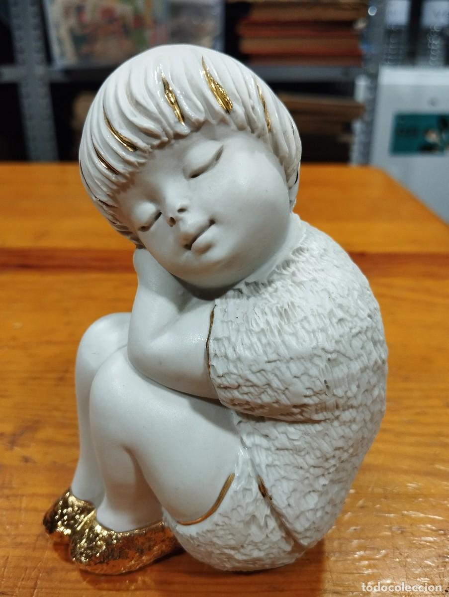 Antig&uuml;edades: NI&Ntilde;A DURMIENTE DE PORCELANA BOSSANO.