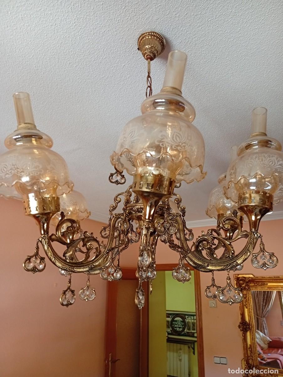 Antig&uuml;edades: La ampara de sal&oacute;n preciosa