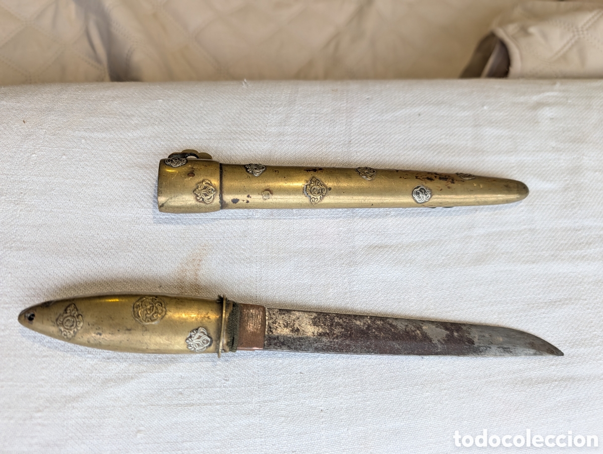 Antig&uuml;edades: Tanto Daga Japonesa Antigua Periodo Edo Meiji Siglo XIX Vaina de Laton con Apliques de Plata y Oro K