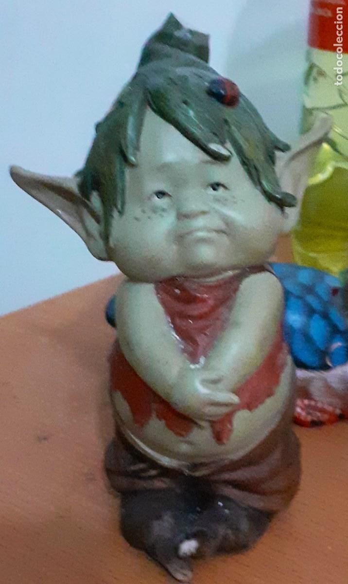 Antig&uuml;edades: UN NI&Ntilde;O ELFO, TRISTE. FIGURA.