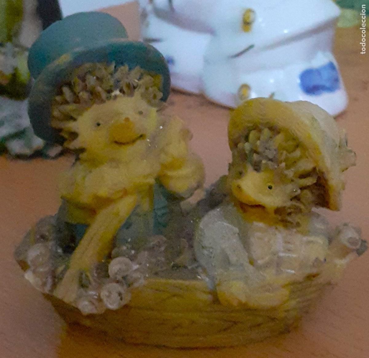 Antig&uuml;edades: PAPA ERIZO Y SU CACHORRO. FIGURA.
