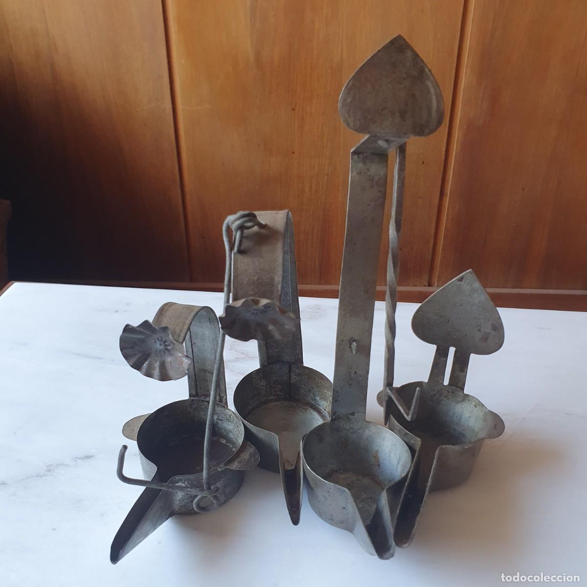 Antig&uuml;edades: Lote de 4 Antiguos Candiles de Aceite de Hojalata - L&aacute;mparas de Llanterner - S. XIX-XX