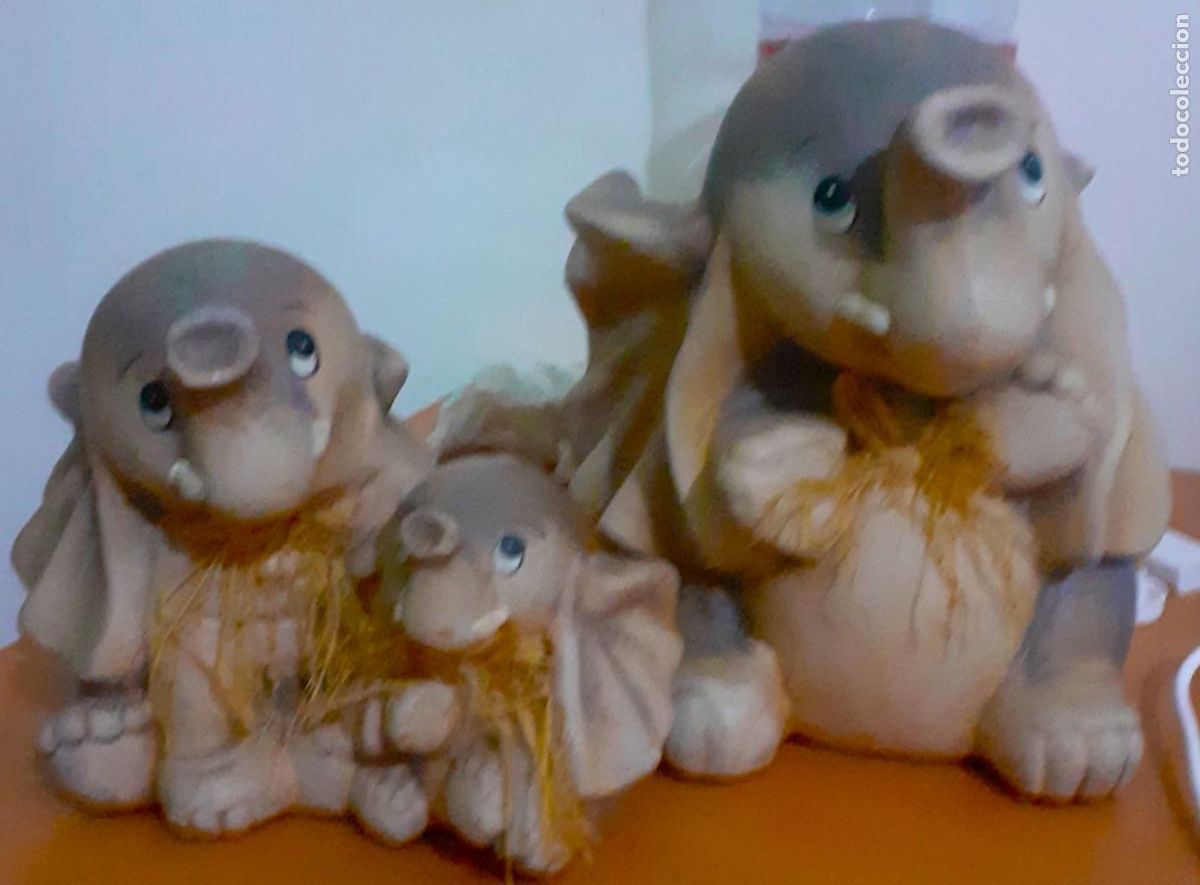 Antig&uuml;edades: MAMA ELEFANTE CON SUS DOS CRIAS. FUGURA.