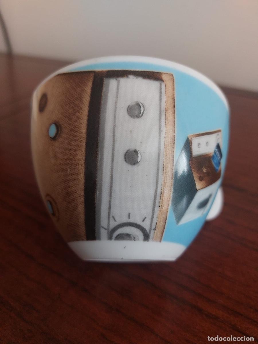 Antig&uuml;edades: TAZA GRANDE DE LA COLECCION ILLY 2001