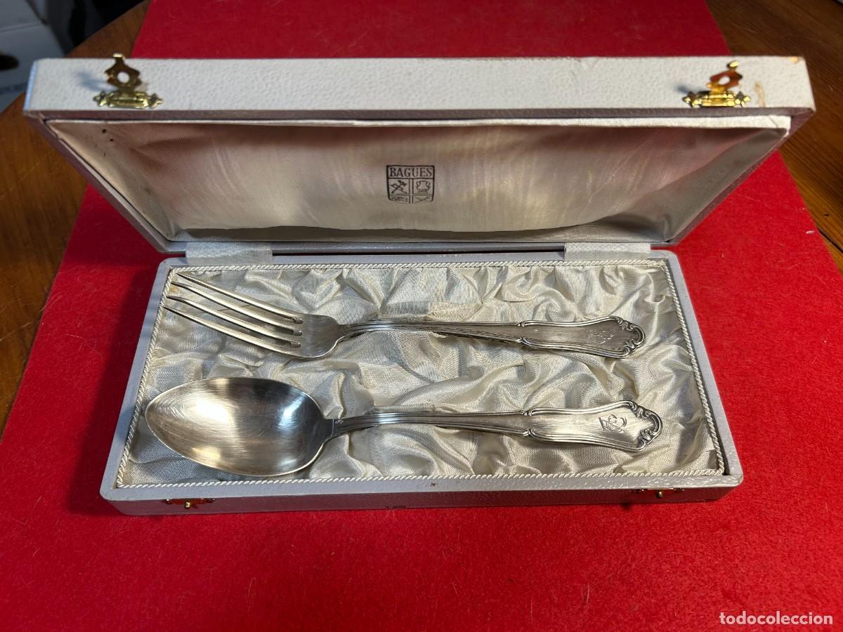 Antig&uuml;edades: Estuche con cubiertos ba&ntilde;ados en plata marca BAGUES