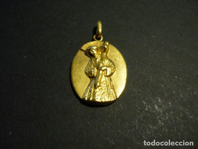 Antig&uuml;edades: SEVILLA JESUS GRAN PODER MACARENA Y VIRGEN DE LOS REYES ANTIGUA MEDALLA METALICA 3 X 1,5 CM