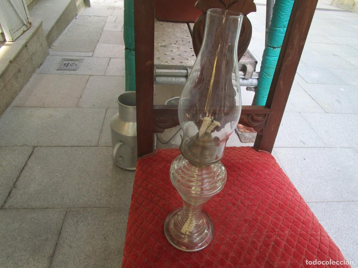 Antig&uuml;edades: 2 apliques tulipas de tubo en vidrio para quinques petr&oacute;leo etc, sin uso previo, 19cm 125gr cada 1.+