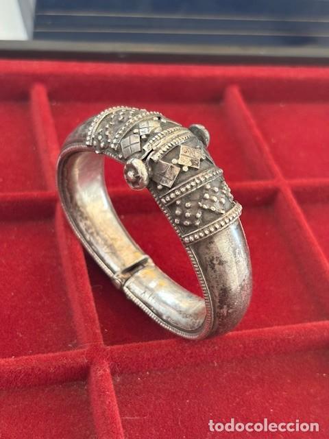 Antig&uuml;edades: Pulsera vintage Bereber&middot;Plata Maciza&middot;Siglo XIX &middot; 73 gramos