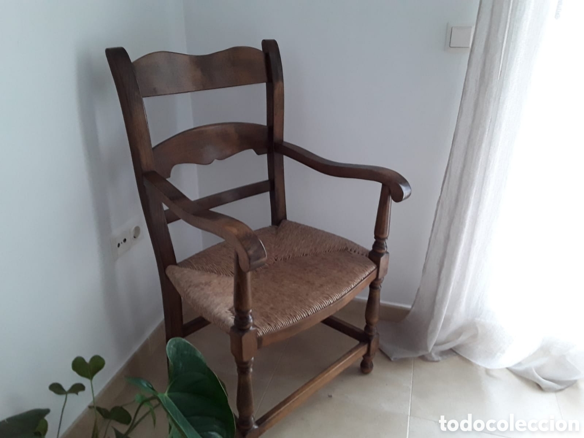 Antig&uuml;edades: Sillon &ldquo;Sill&oacute;n antiguo de madera maciza estilo cl&aacute;sico