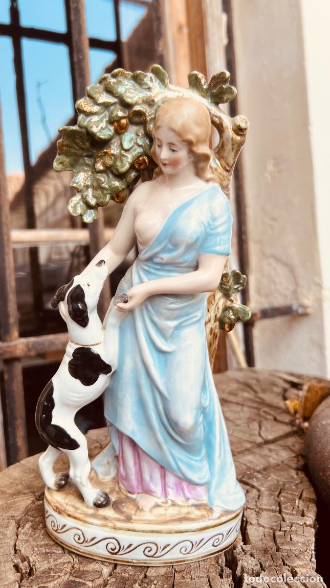 Antig&uuml;edades: Figura jarr&oacute;n estilo staffordshire fidelidad mujer y perro s XIX 27cms