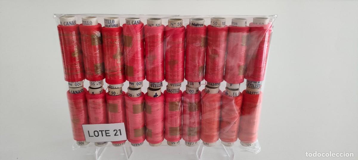 Antig&uuml;edades: 20 bobinas de hilo de algod&oacute;n El Canastillo n&ordm;50. Compa&ntilde;&iacute;a Nacional de Hilaturas (Lote 21)