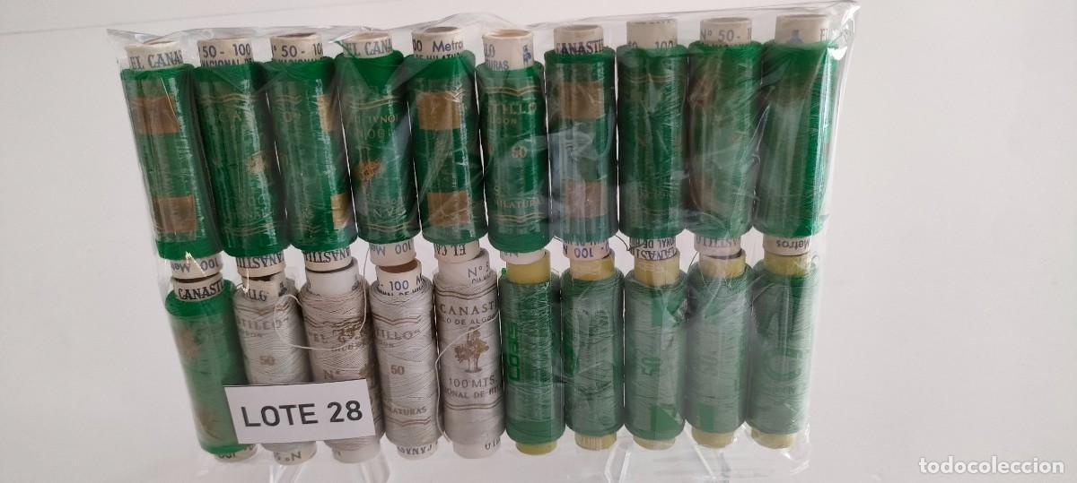 Antig&uuml;edades: 15 bobinas de hilo de algod&oacute;n El Canastillo n&ordm;50 y 5 Herradura Sedalina 50 Fabra Coats (Lote 28)