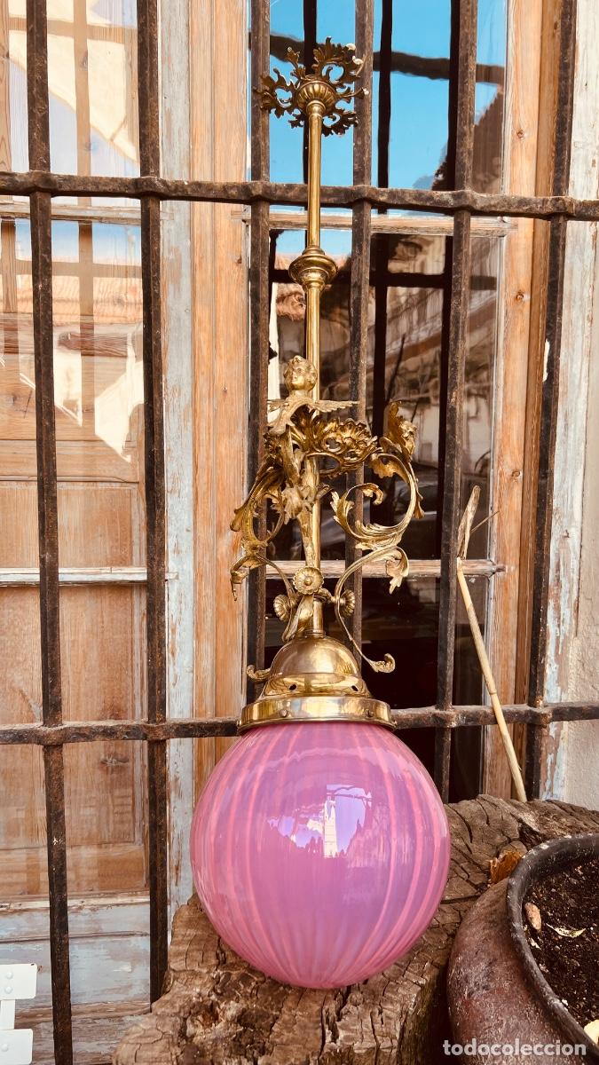 Antig&uuml;edades: L&aacute;mpara de techo hall entrada vidrio rosa chicle soplado fin s XIX ANGELES BRONCE 105x25cms