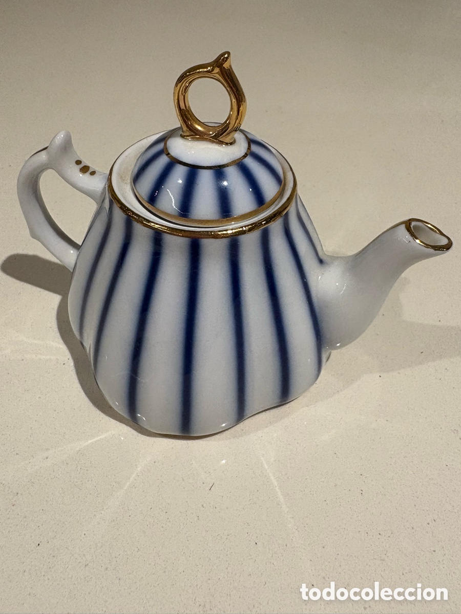Antig&uuml;edades: (L766) Minitetera Porcelana Fina Royal Danube 1886 - Azul Cobalto Y Oro - Vitrina Vintage (9 cm)