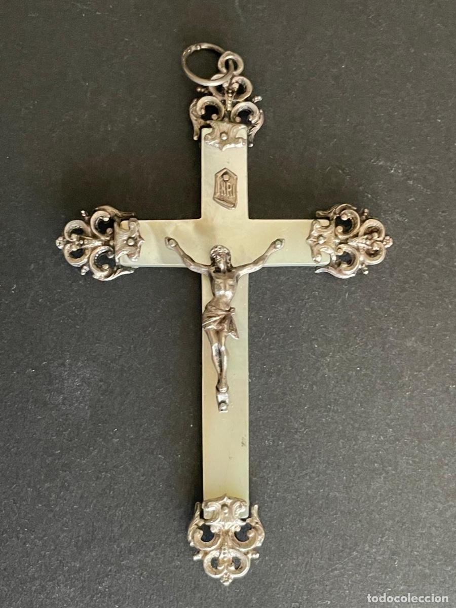 Antig&uuml;edades: CRUZ DE PLATA Y NACAR