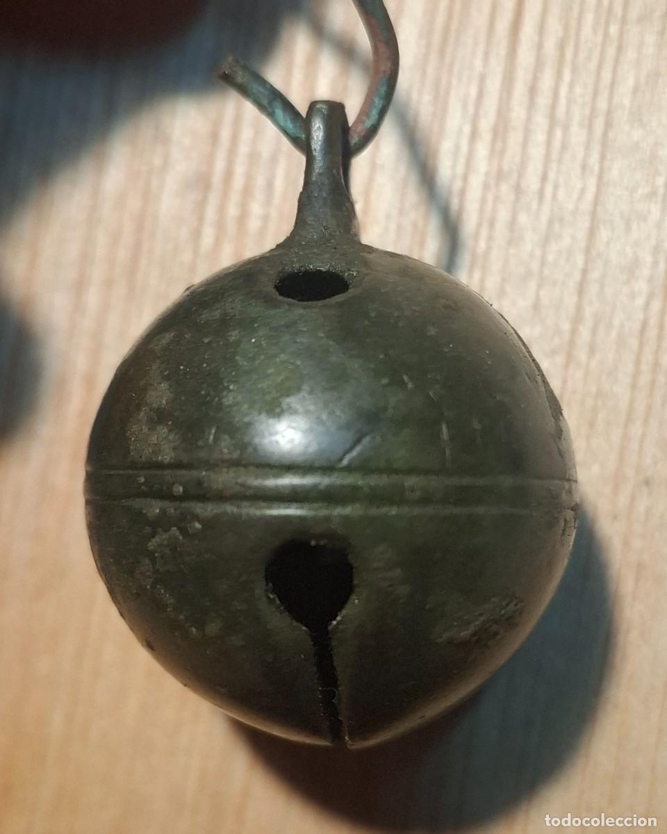 Antiquit&eacute;s: Antiguo y grande xascabel de bronce