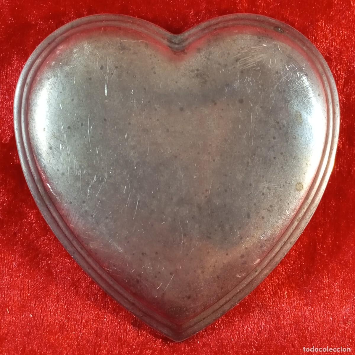 Antig&uuml;edades: CORAZ&Oacute;N ANTIGUO MET&Aacute;LICO - VER FOTOS - 10 X 10 CM - DECORACI&Oacute;N / 3574