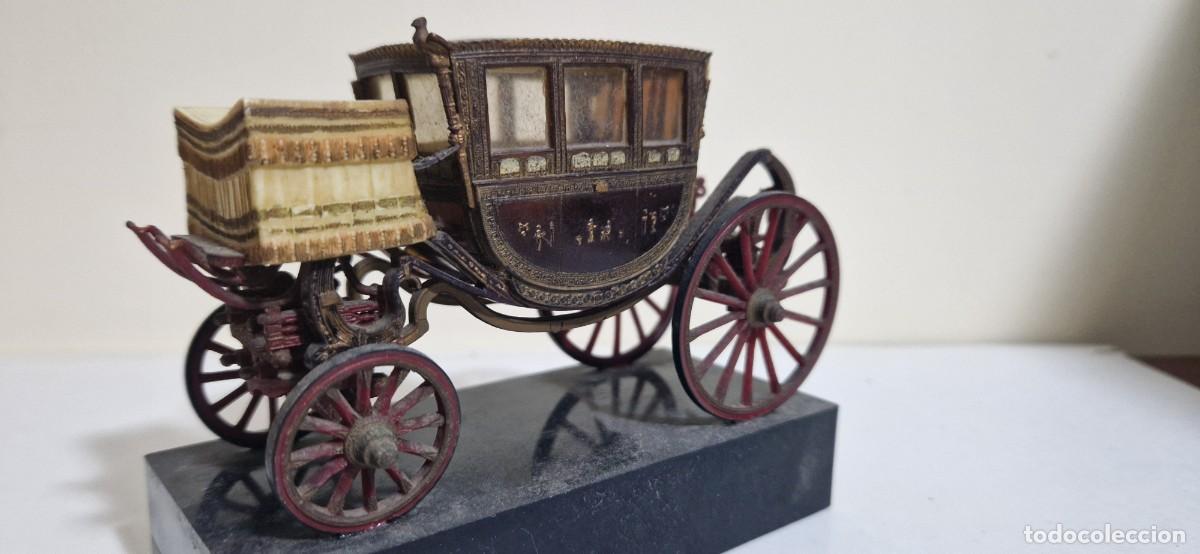 Antig&uuml;edades: Calesa a escala en madera tallada - Foto 6