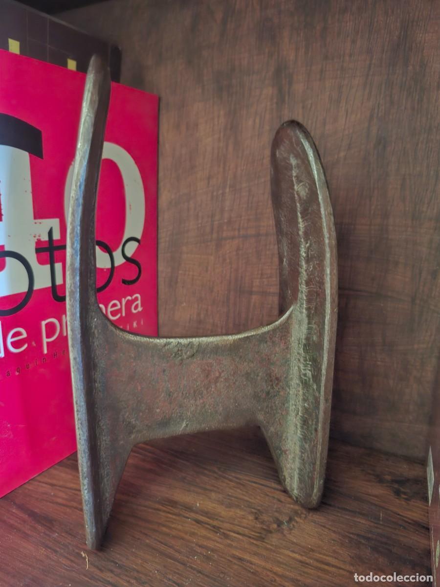 Antig&uuml;edades: Antigua herramienta yunque de zapatero / bigornia &ndash; decoraci&oacute;n vintage r&uacute;stica industrial