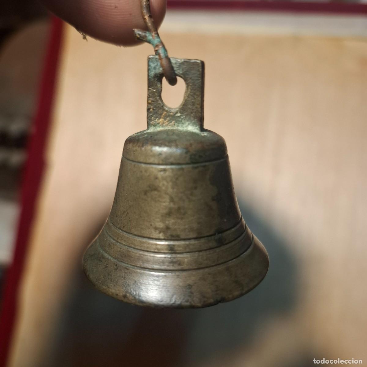 Antig&uuml;edades: Campanita de bronce antigua - Foto 3