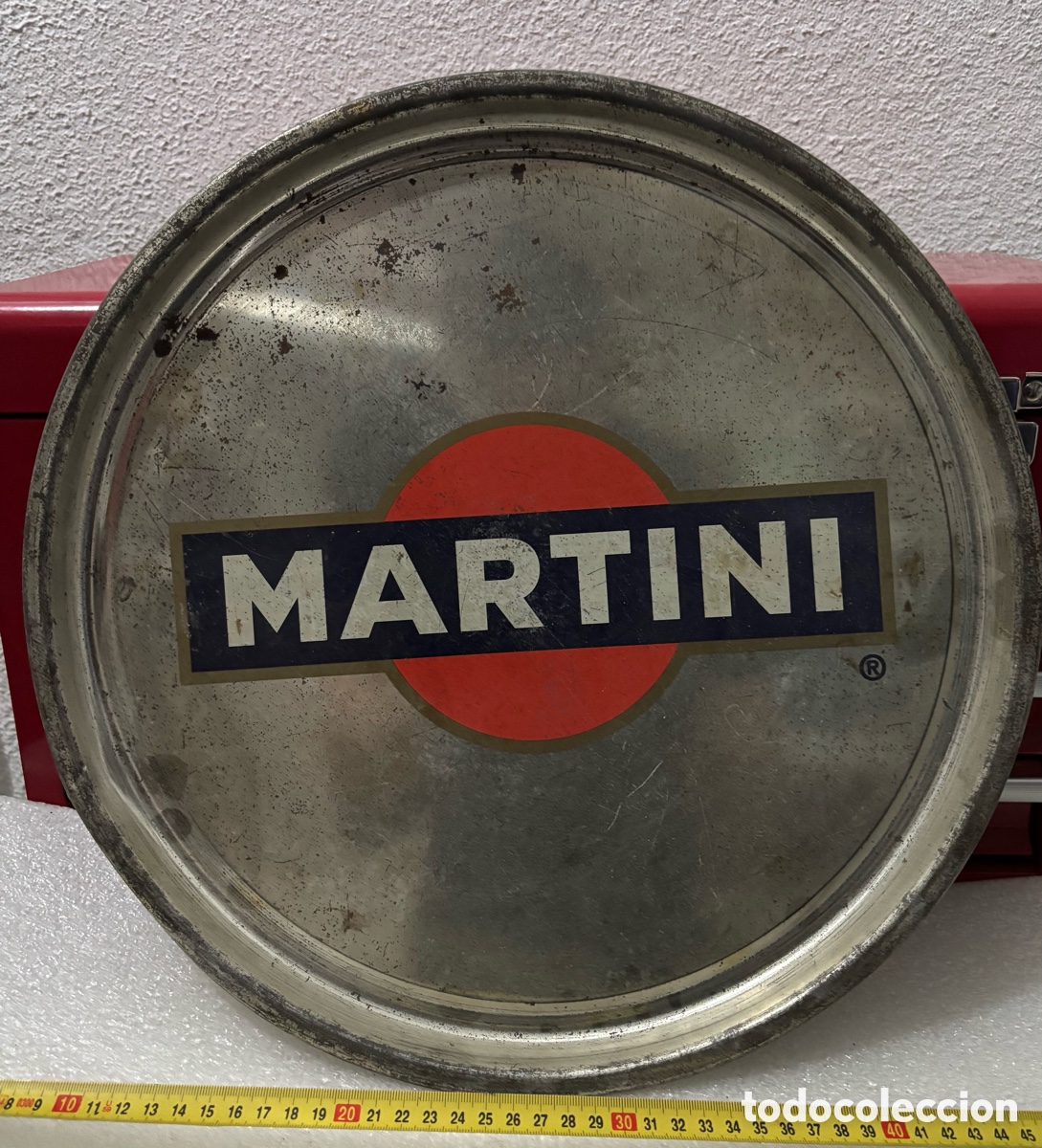 Antig&uuml;edades: Bandeja Martini con el logo serigrafia. 41 cm de di&aacute;metro.