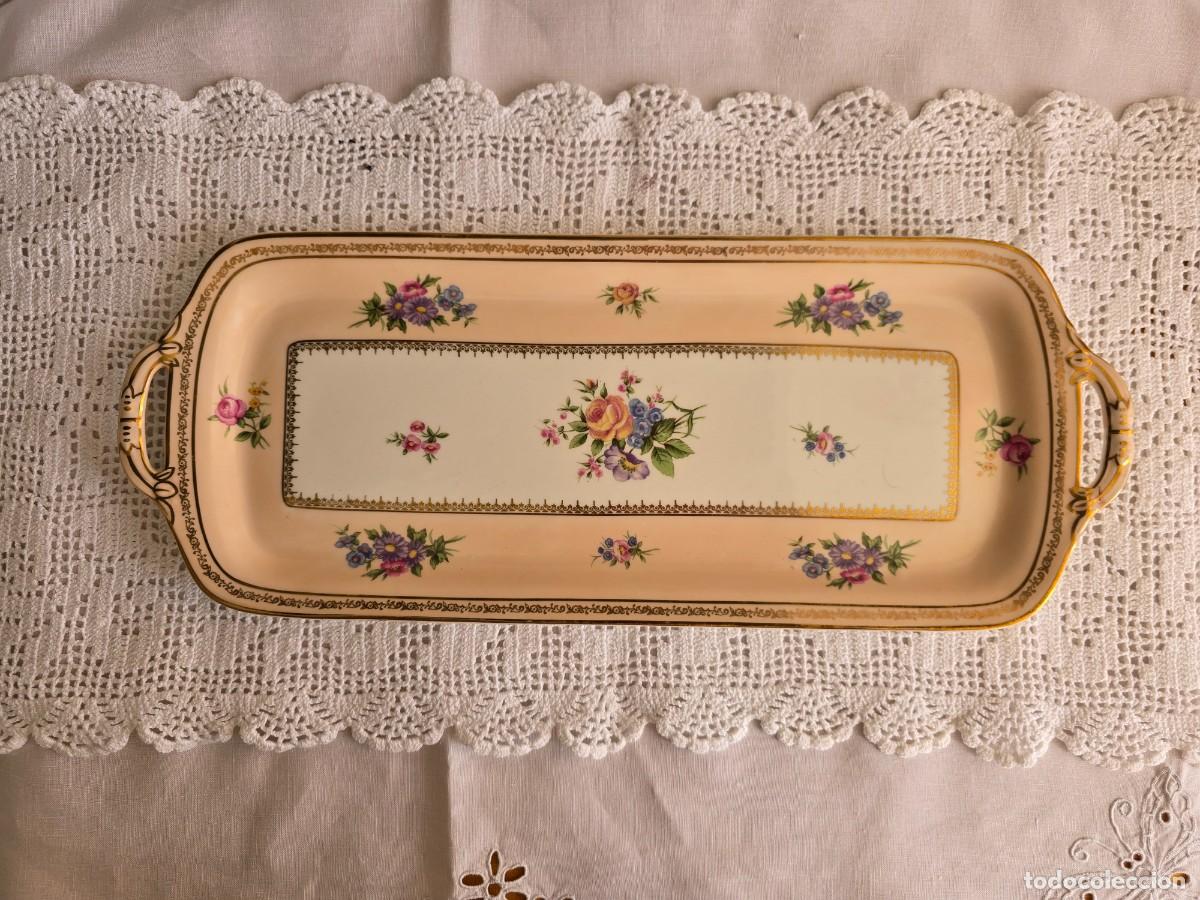 Antig&uuml;edades: Antigua bandeja porcelana Limoges - Charles Ahrenfeldt - Flores salm&oacute;n y oro - Asas caladas - S.XX