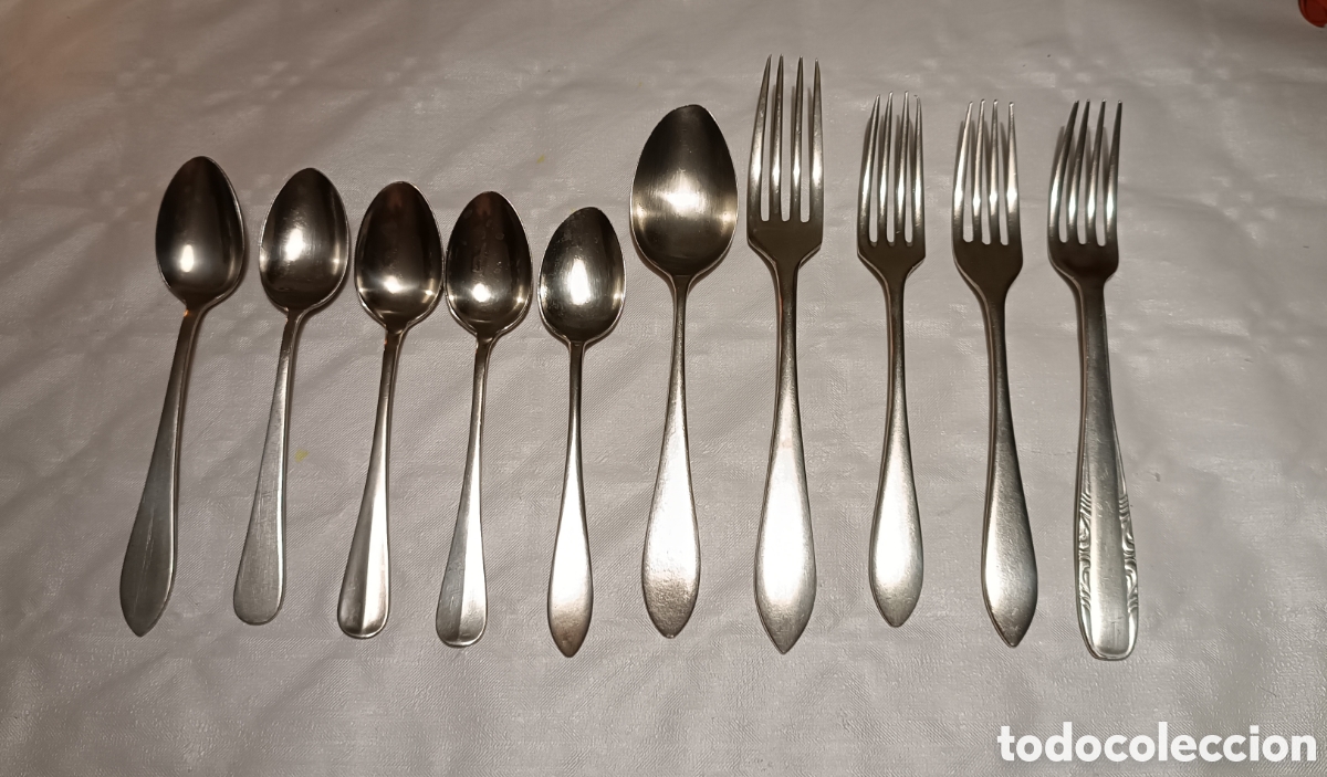Antig&uuml;edades: LOTE CUBIERTOS, 5 cucharas de postre, 1 cuchara y 4 tenedores, en Plata y Alpaca.