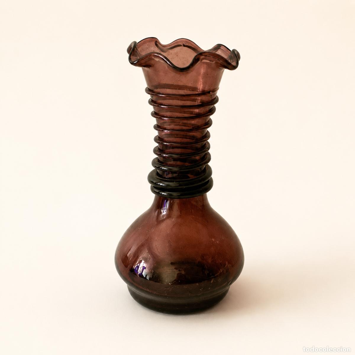 Antig&uuml;edades: Mini jarr&oacute;n vintage vidrio ahumado malva retro a&ntilde;os 60-70 cuello anillado decorativo