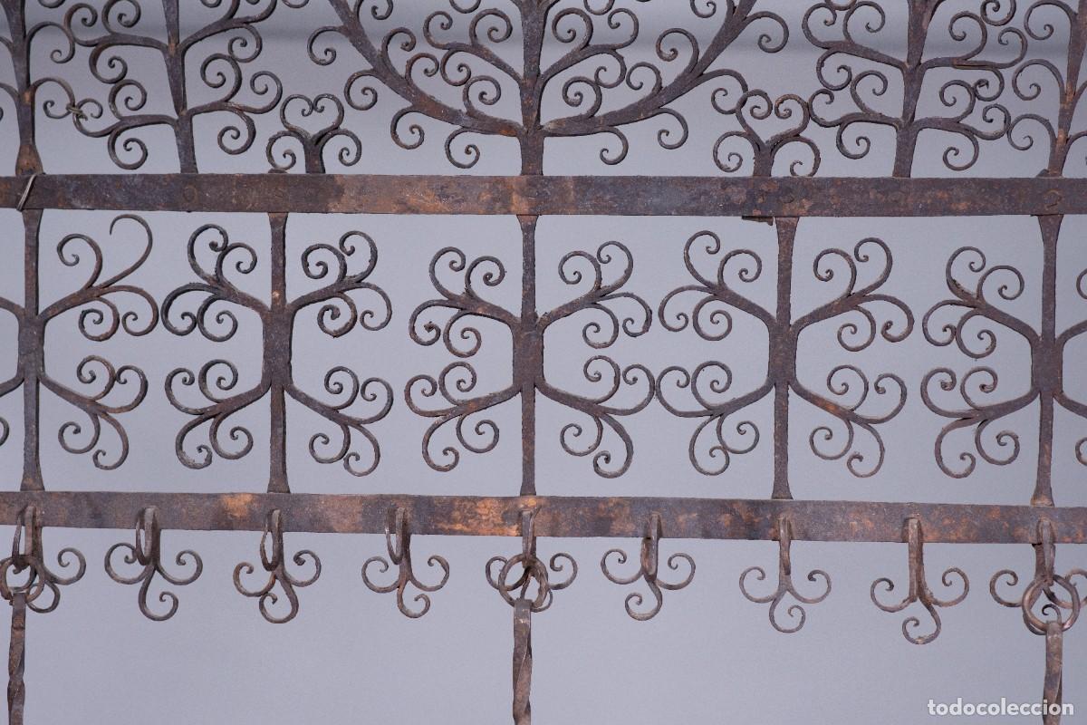 Antig&uuml;edades: Espetera. Hierro forjado. Siglo XIX. - Foto 3