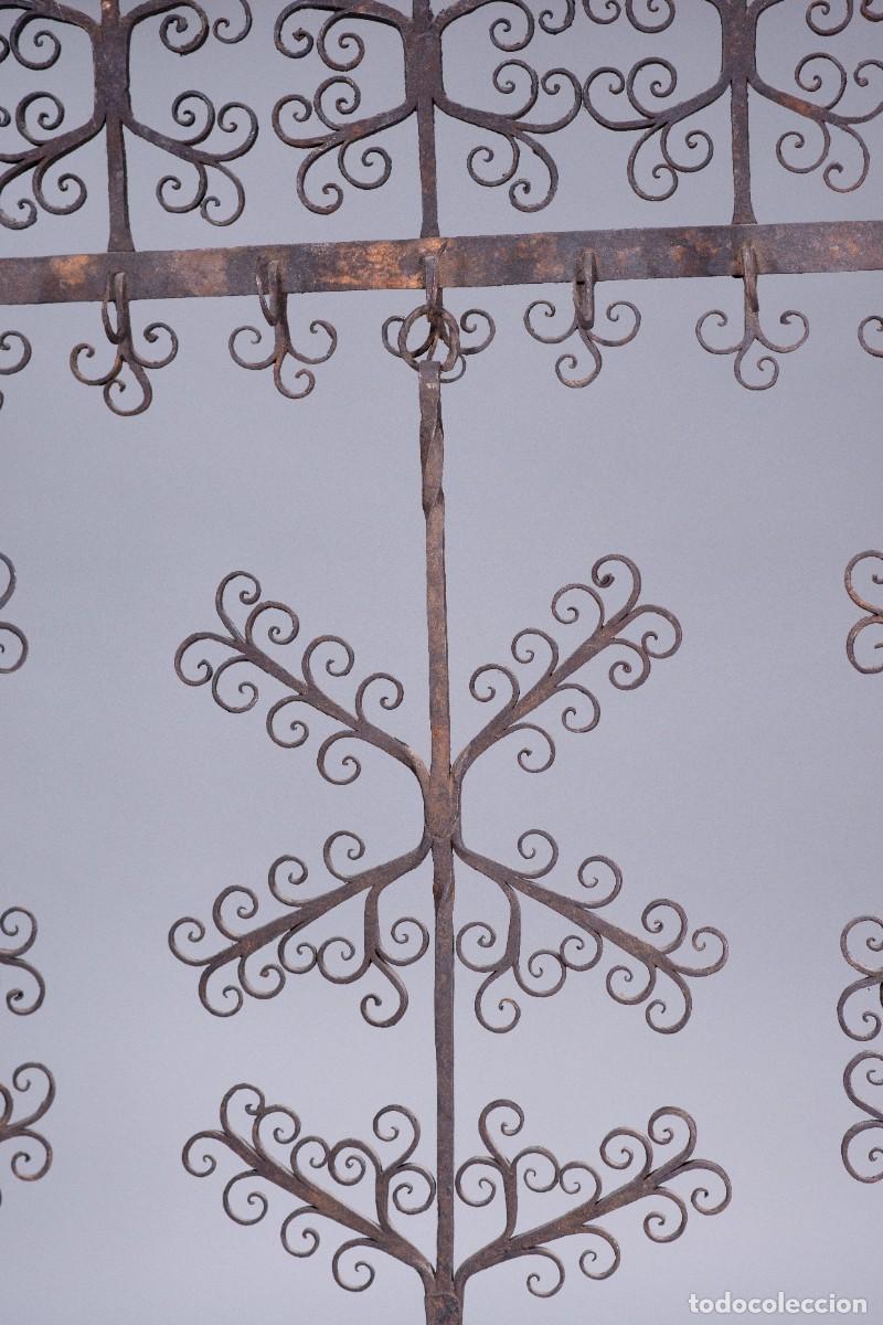 Antig&uuml;edades: Espetera. Hierro forjado. Siglo XIX. - Foto 4