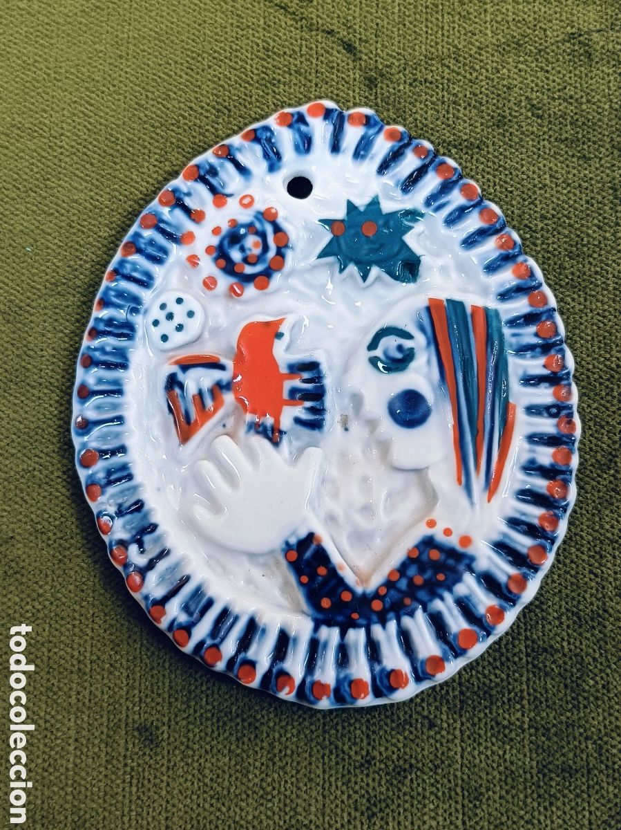 Antig&uuml;edades: SARGADELOS. MEDALLON O PLACA .MUJER CON PAJARO . 10,5&times; 8,5 CM