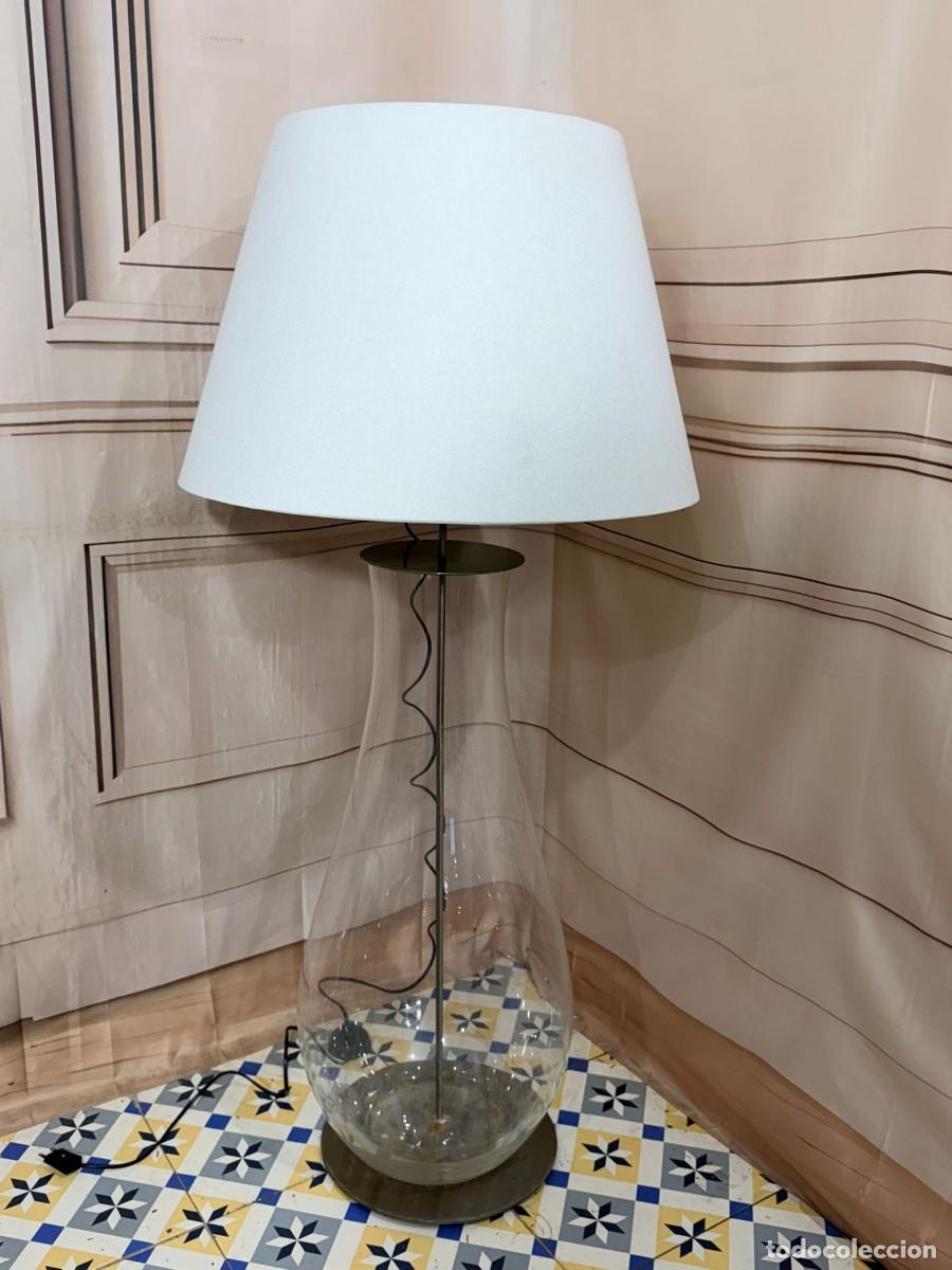 Antig&uuml;edades: L&aacute;mpara de mesa con una base de cristal transparente - Foto 4