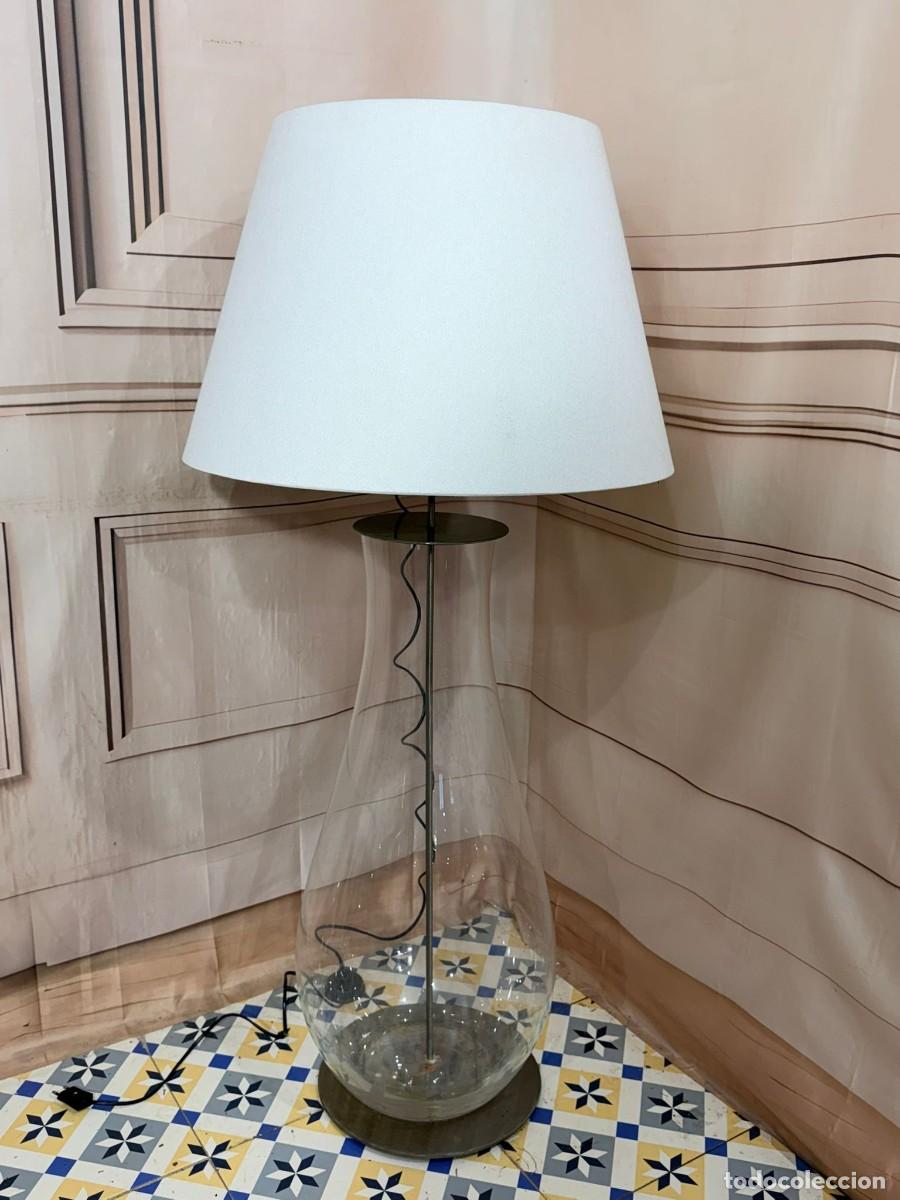 Antig&uuml;edades: L&aacute;mpara de mesa con una base de cristal transparente - Foto 5