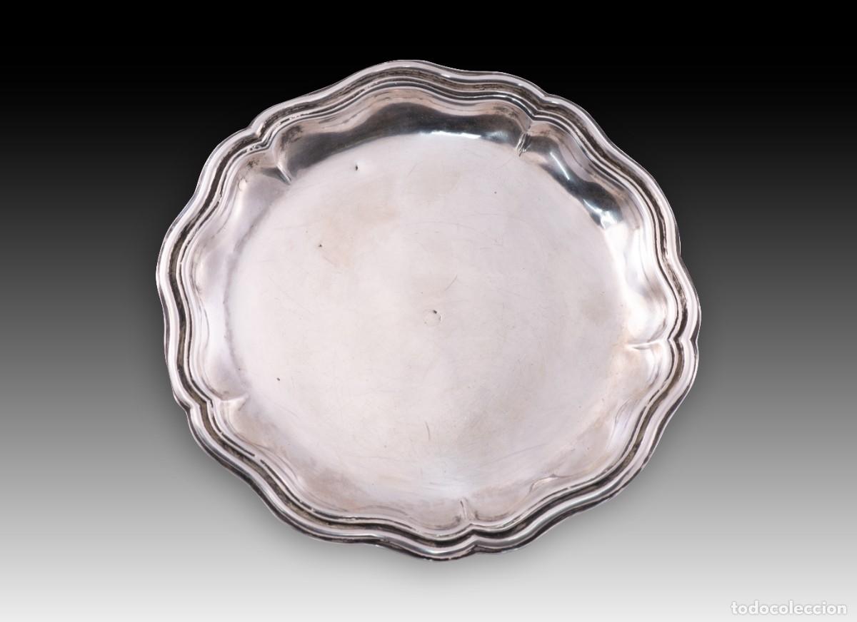 Antig&uuml;edades: Plato de contornos. Plata. Joan Pau Gasset, Barcelona, Espa&ntilde;a, siglo XVIII-primer tercio del s XIX