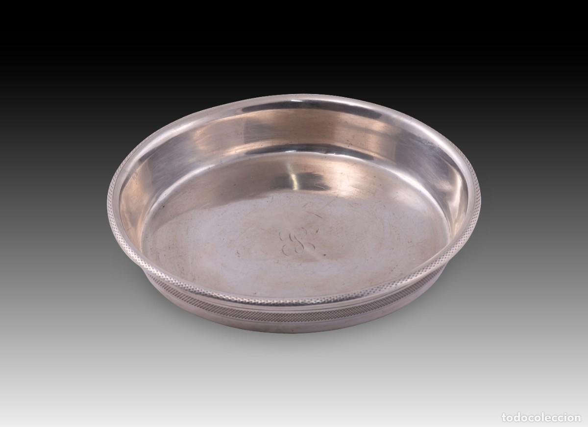 Antig&uuml;edades: Plato. Plata. P. Mas. Barcelona, Espa&ntilde;a, hacia primera mitad del siglo XIX.