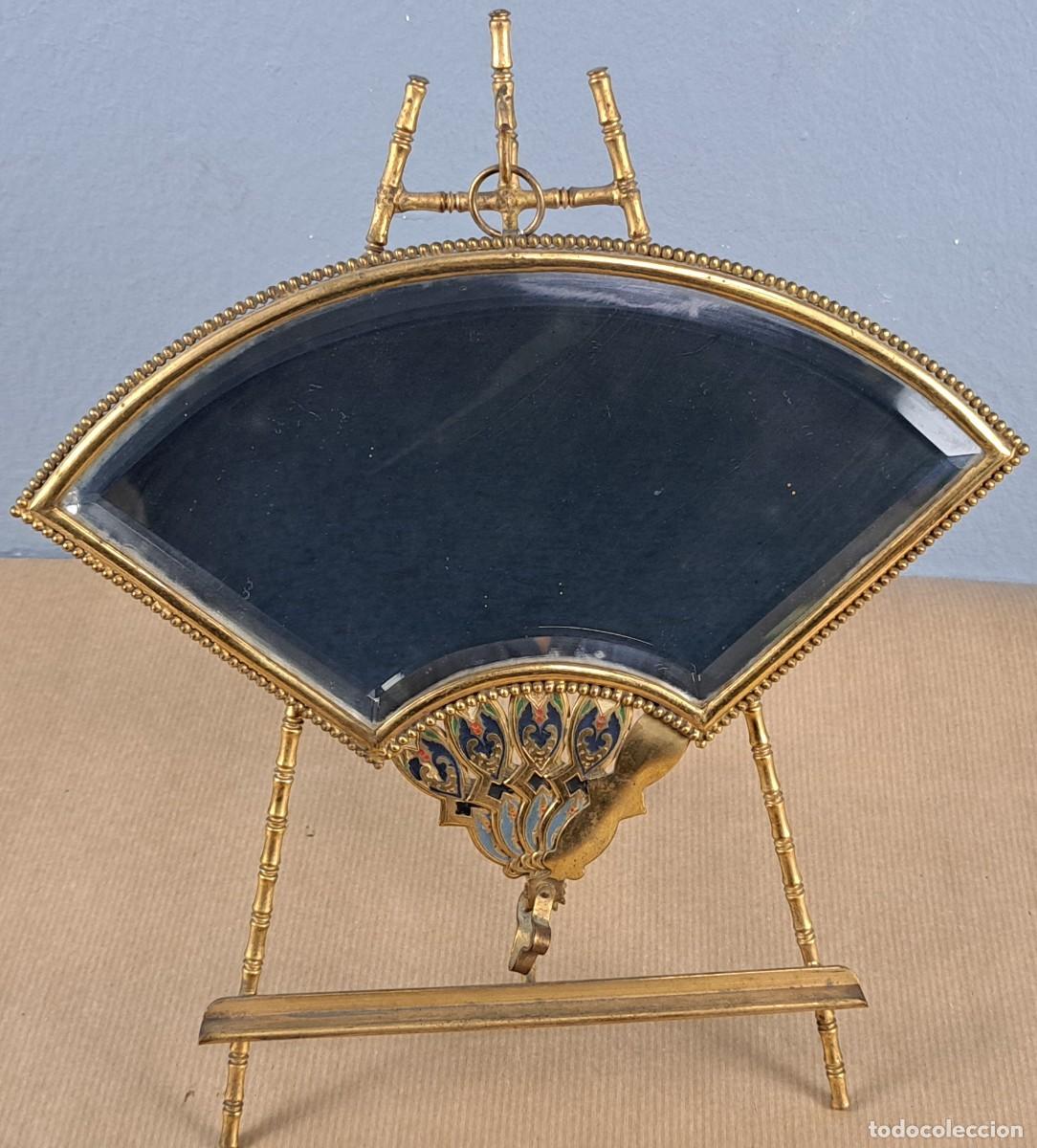 Antig&uuml;edades: Espejo abanico de tocador en bronce dorado y esmalte, Espa&ntilde;a ca. 1900