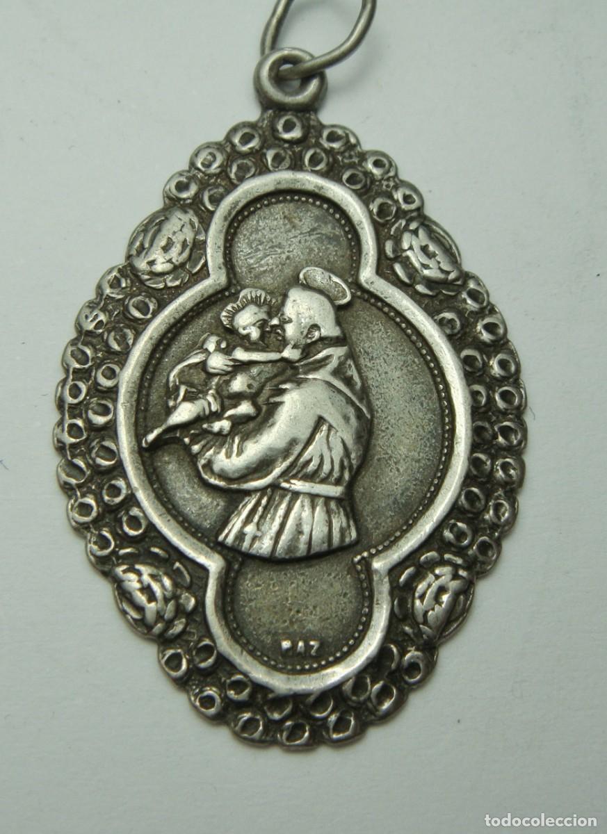 Antiquit&auml;ten: Medalla Religiosa en Plata &middot; San Antonio de Padua con el Ni&ntilde;o