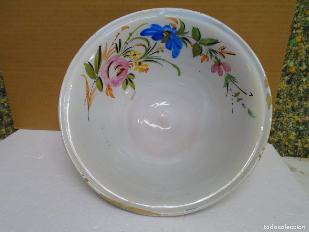 Antiquit&auml;ten: ANTIGUO CUENCO/LEBRILLO CERAMICA DE MANISES CON DECORACION FLORAL.