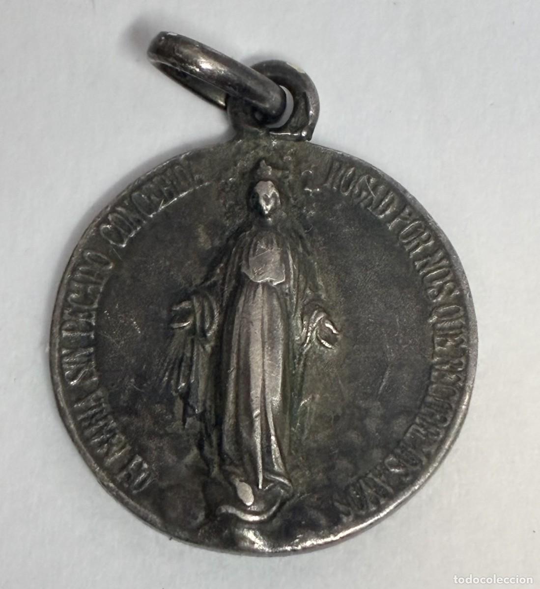 Antig&uuml;edades: MEDALLA PLATA NUESTRA SE&Ntilde;ORA DE COVADONGA Y CORAZONES DE MARIA