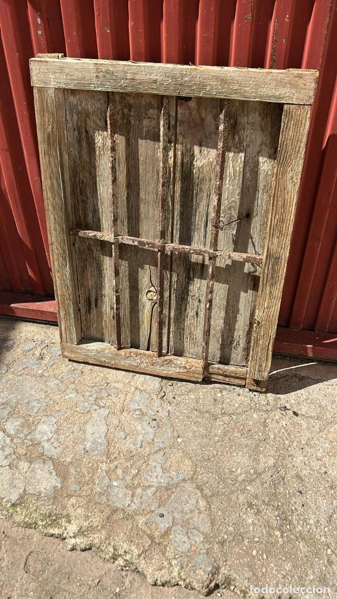 Antig&uuml;edades: VENTANA CON REJA MUY ANTIGUA EN FORJA PARA DECORACI&Oacute;N DE 74 X 55 CMS.