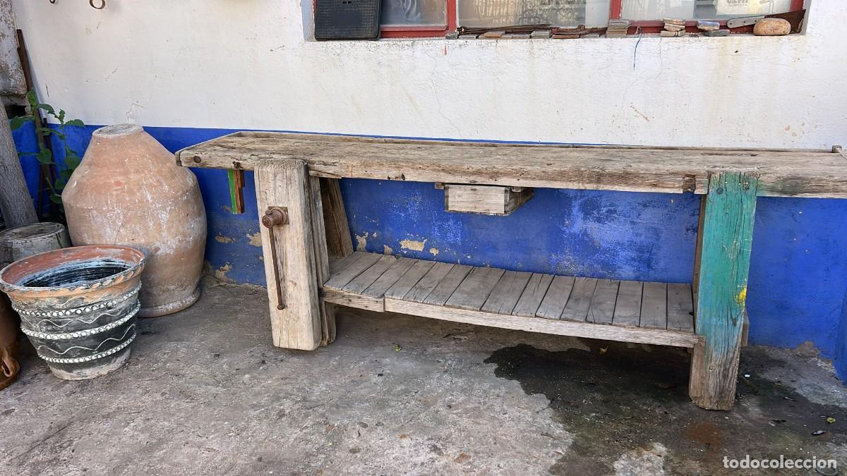 Antig&uuml;edades: BANCO ANTIGUO DE CARPINTERO DE MADERA CON TORNO Y CAJON DE 245 CMS. DE LONGITUD X 84 DE ALTURA