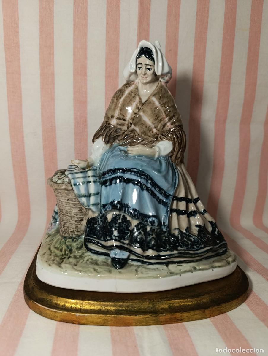 Antig&uuml;edades: FIGURA DE PORCELANA DE PEYR&Oacute; VALENCIA