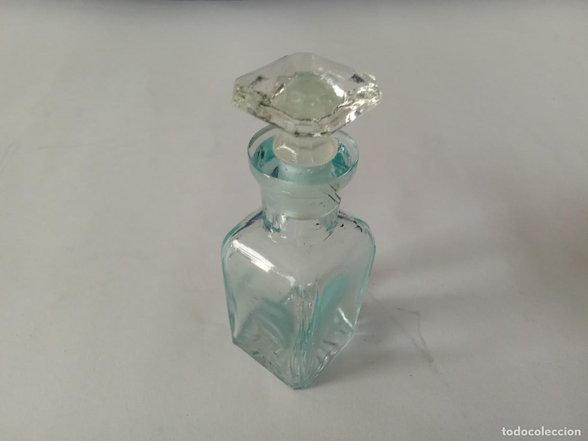 Antig&uuml;edades: Peque&ntilde;o frasco para perfume en vidrio a&ntilde;os 30