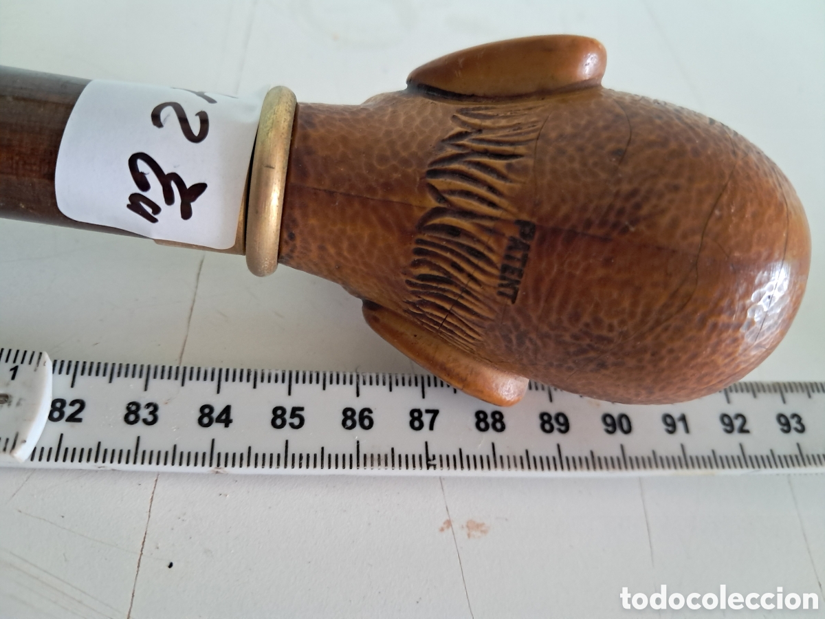Antig&uuml;edades: Bast&oacute;n antiguo con mango de resina y madera noble - Foto 2