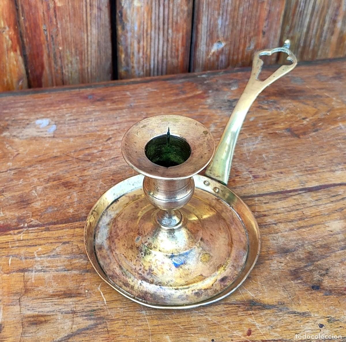 Antig&uuml;edades: Palmatoria de bronce con asidero largo - Foto 4