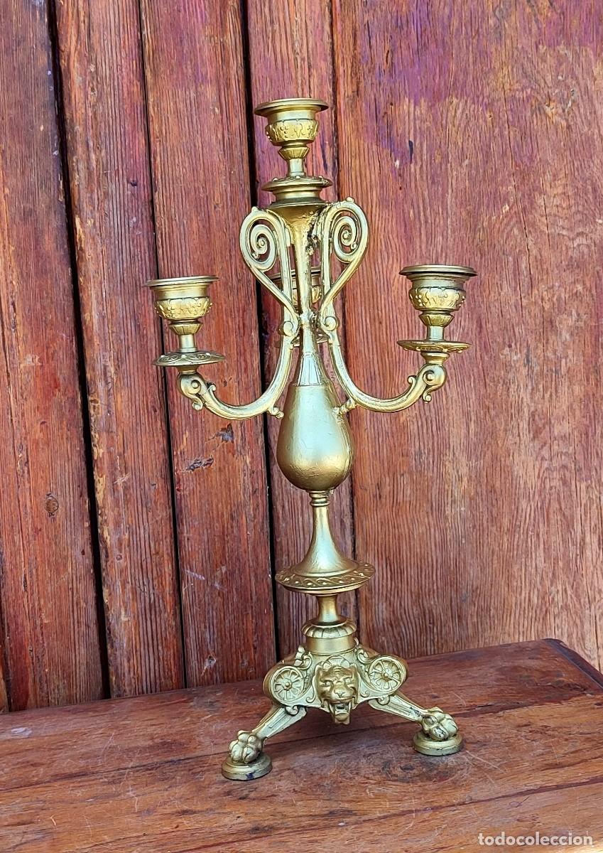 Antig&uuml;edades: Candelabro de bronce sobredorado,