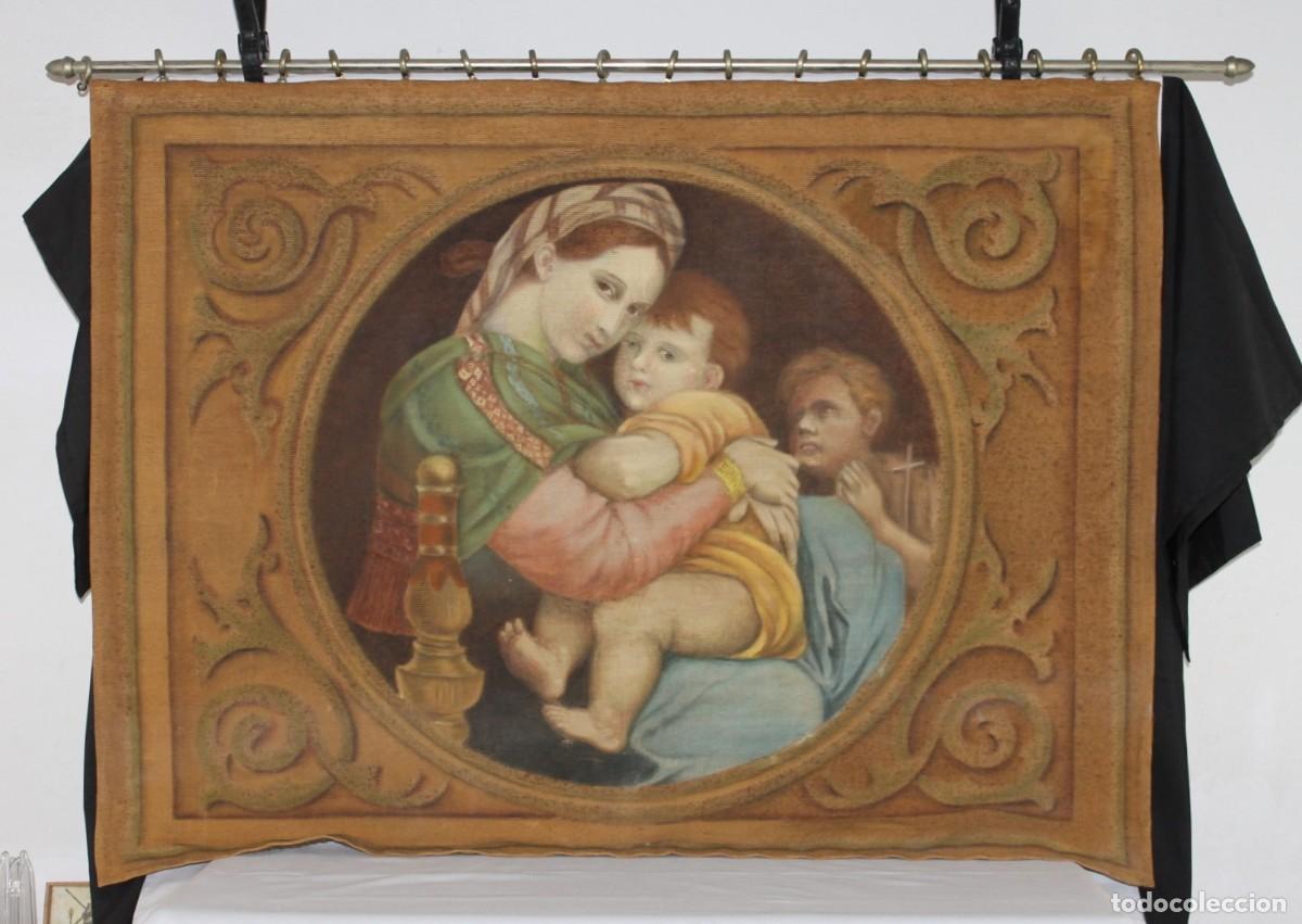 Antig&uuml;edades: Tapiz pintado. Virgen de la Silla. Escena religiosa. Principios del siglo XX